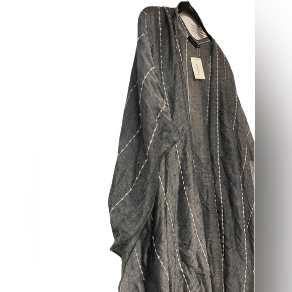 NWT Francesca’s Do Everything in Love Kimono Charcoal grey/black O/S - Picture 3 of 9